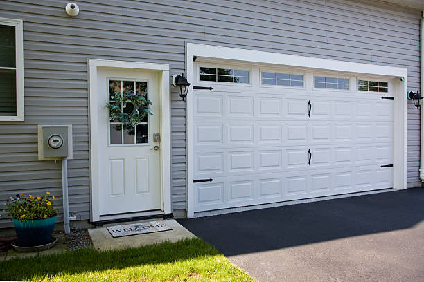 24/7 Emergency Garage Door Panel Replacement experts in Campbell County County, TN